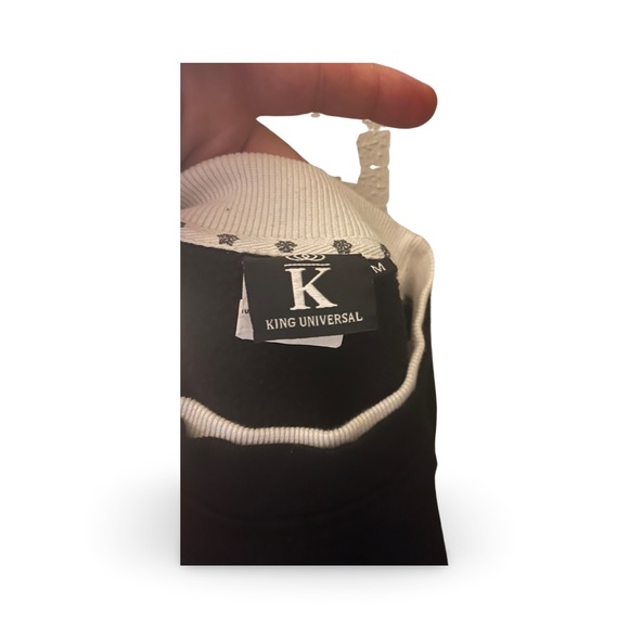 Red Robin’s Knitted Ugly Christmas Sweatshirt: Ladies Medium: Holiday Shirt - Picture 3 of 4